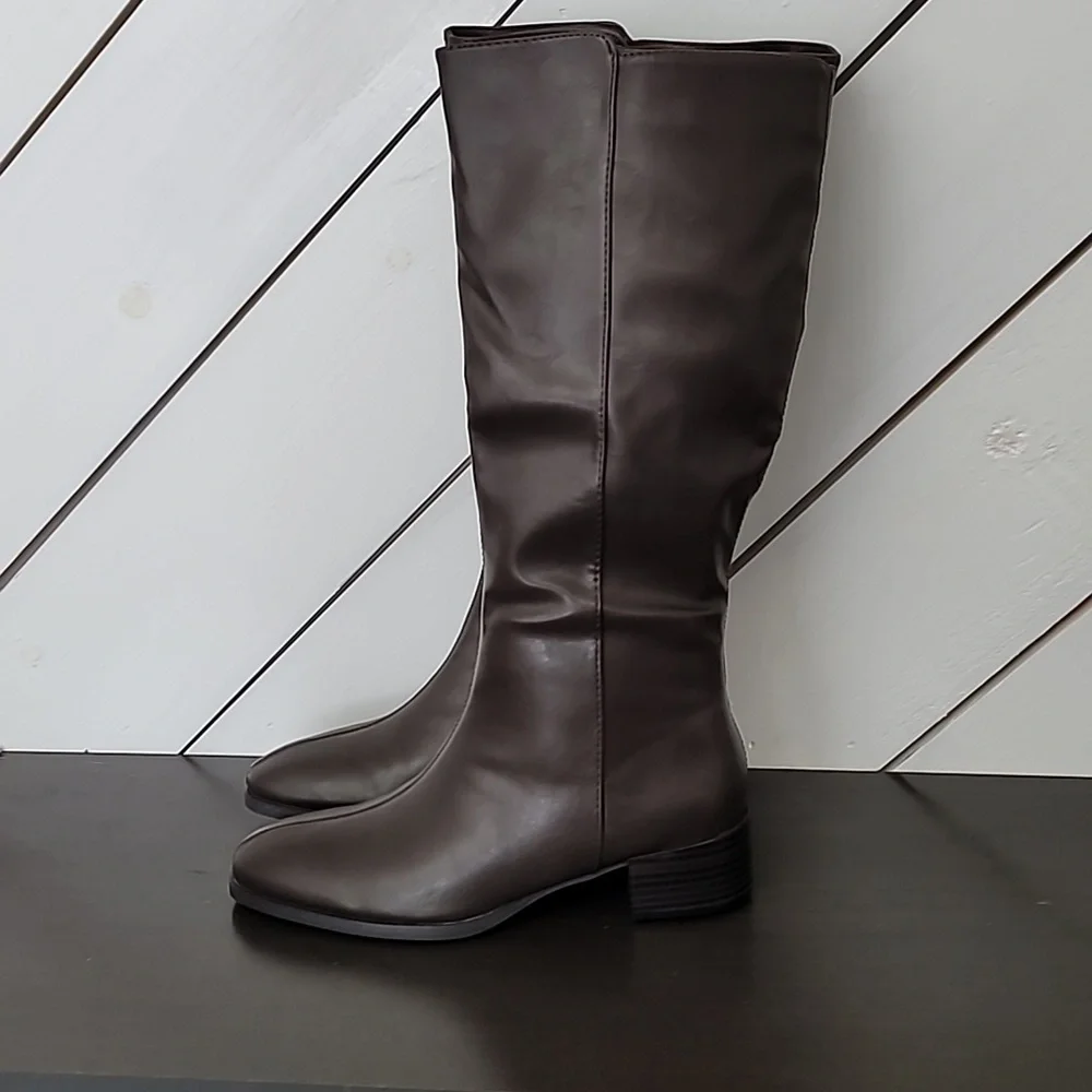 NEW Journee Collection Womens Devri Brown 6.5M High Knee Boots